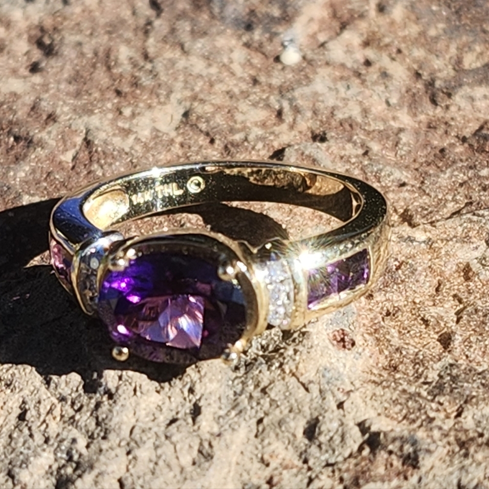 14k Solid Yellow Gold Amethyst Ring - image 8